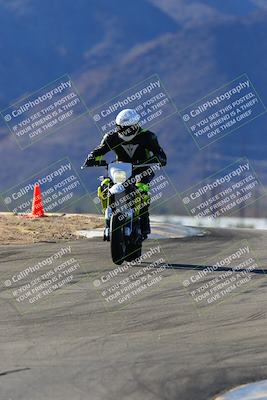 media/Jan-09-2022-SoCal Trackdays (Sun) [[2b1fec8404]]/Turns 9 and 8 (920am)/